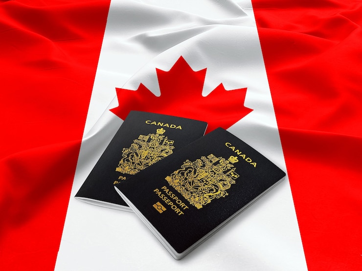 pasaportes-canada-parte-superior-bandera-canadiense_654297-48